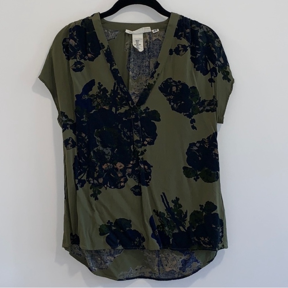 H&M Floral Print V-Neck Blouse